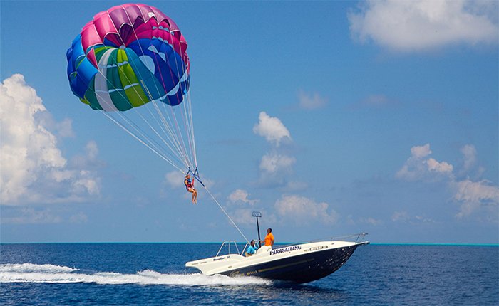 Parasailing Coral Island